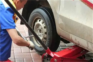 云岩附近拖车24小时服务热线电话